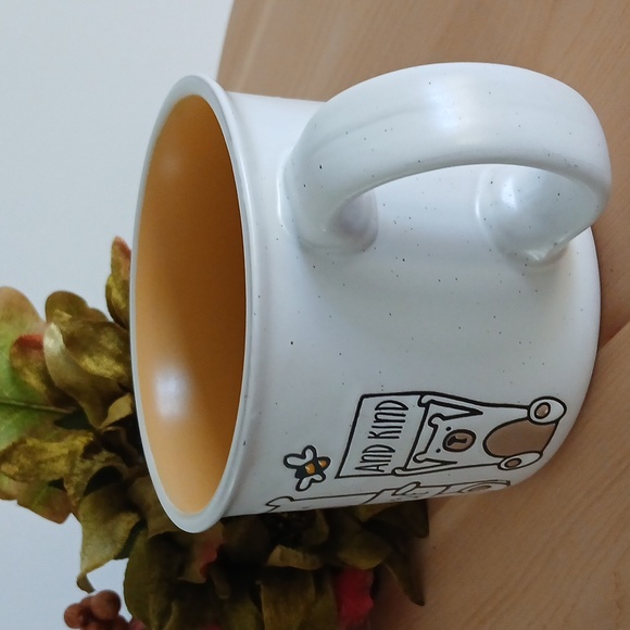 BEE HUMBLE AND KIND Embossed Bears Bees Mug 16 oz - Picture 2 of 8